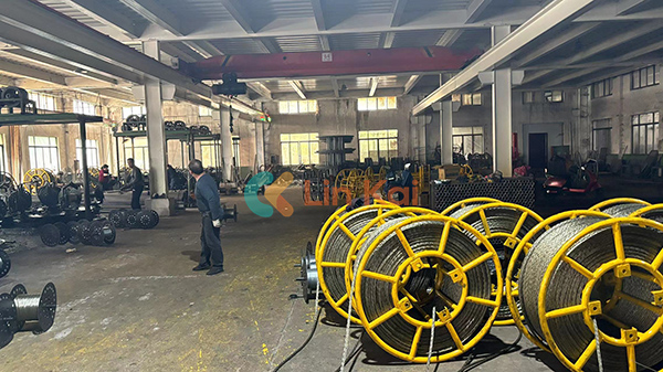 Ningbo Lingkai Electric Power Equipment Co., Ltd. saadab Malaisiasse kvaliteetset terastrossi juhtmete nöörimiseks ja tõmbamiseks